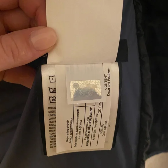 Never Worn Canada Goose men’s jacket - Lodge Hoody - Picture 5 of 7